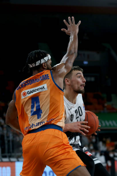 战术变化中 战术变化中