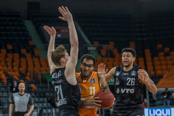 动在全球范 动在全球范