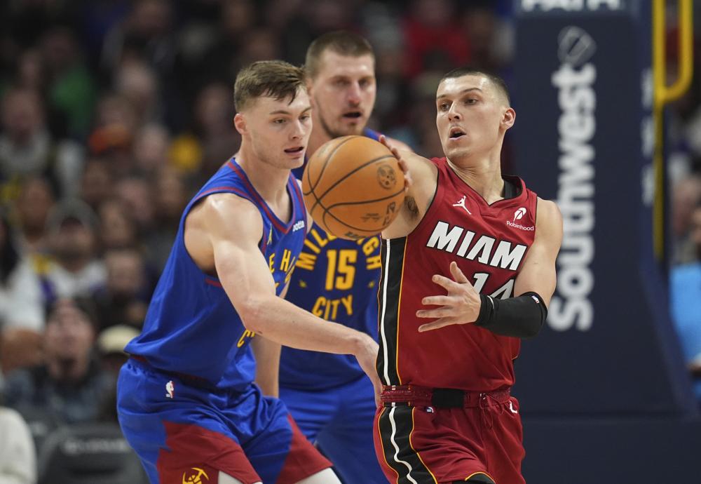 后卫线的坚 后卫线的坚