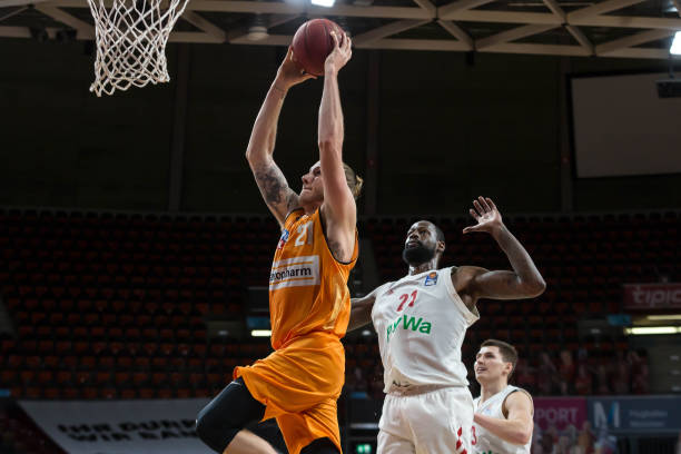 季阵容变化 季阵容变化