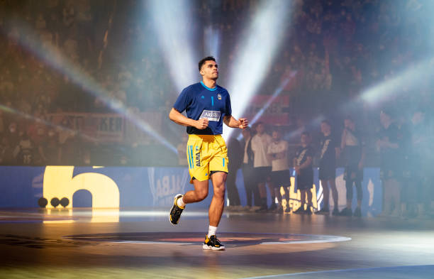 露深层问题 露深层问题